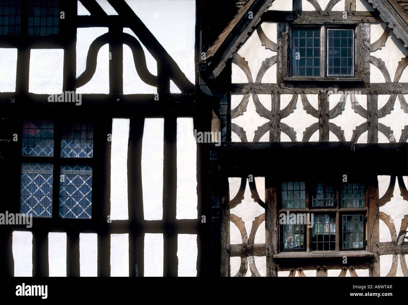 Tudor house hi-res stock photography and images - Alamy