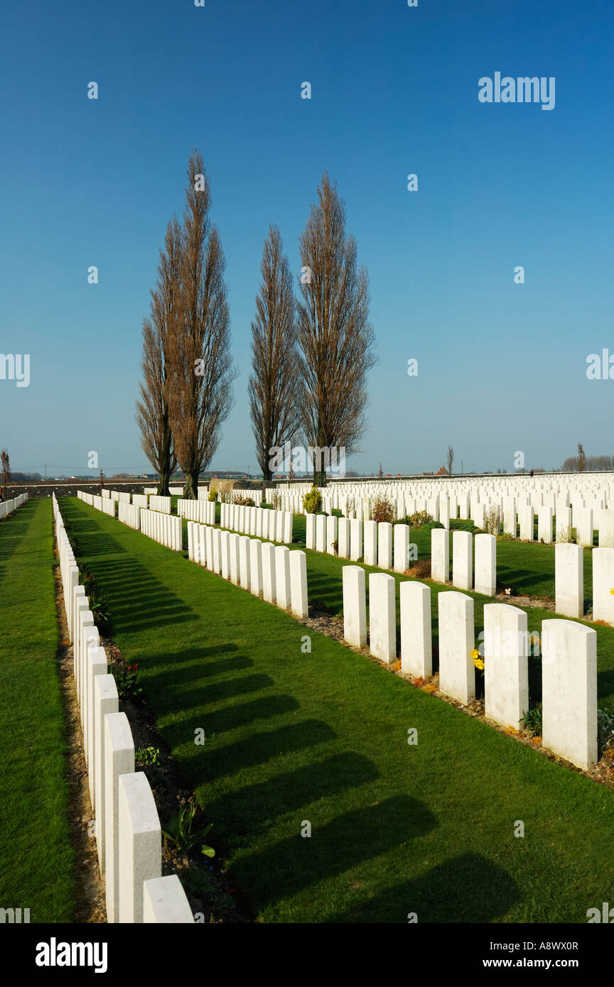 Rows of graves at Tyne Cot military cemetery Stock Photo
