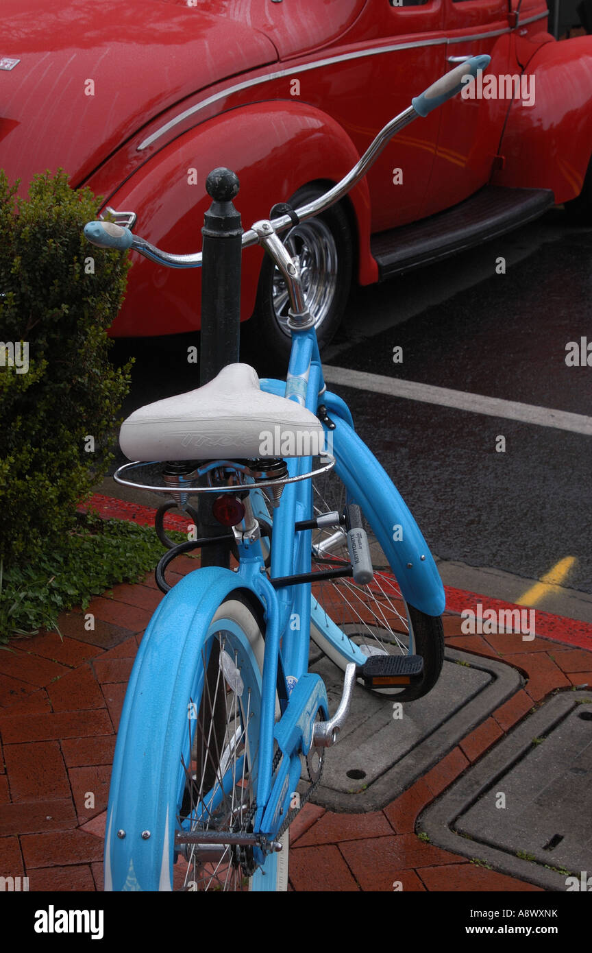 Blue bike hi-res stock photography and images - Alamy