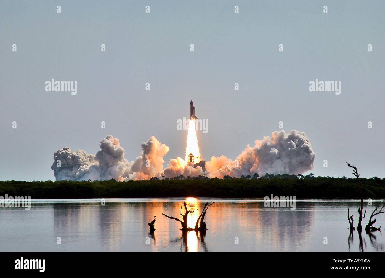 Launch of Space Shuttle Discovery and its seven member crew Stock Photo