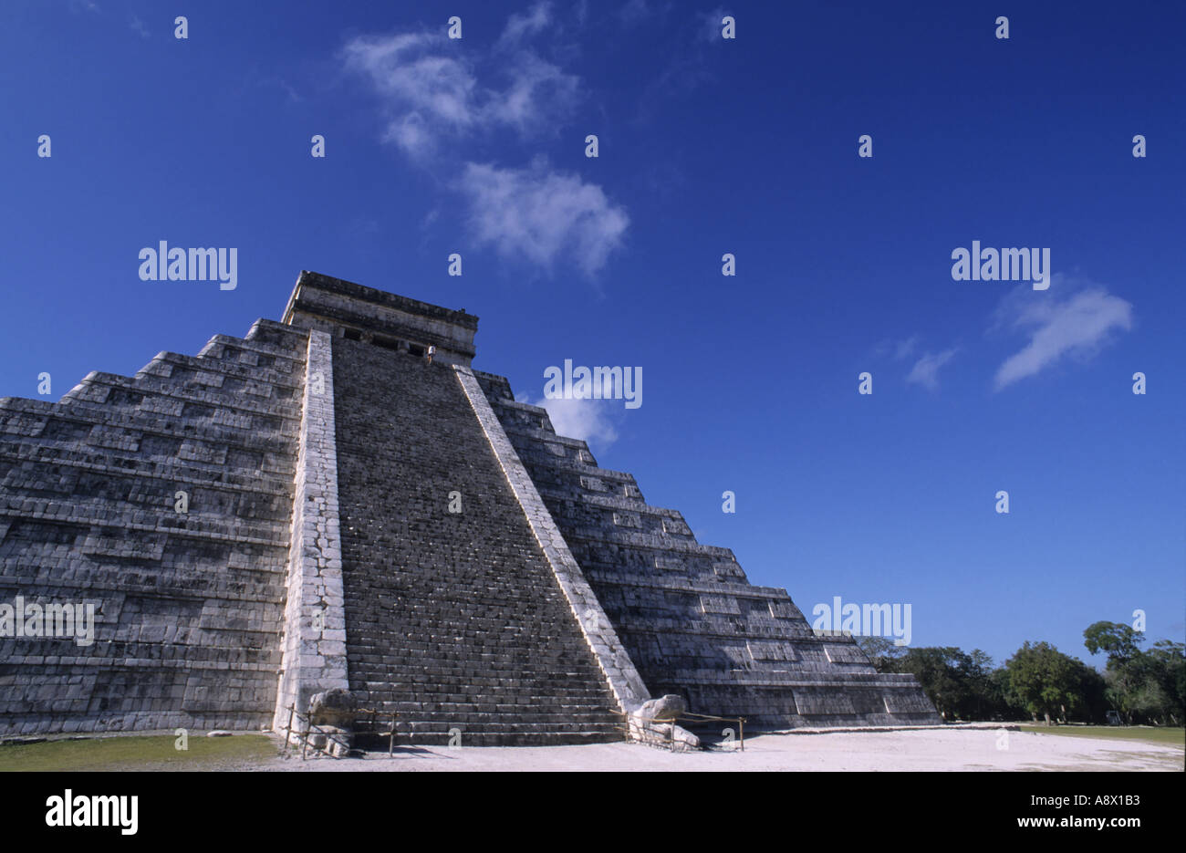 Mexico, Yucatan State - The Kukulkan Pyramid at Chichen-Itza, also known as El Castillo Stock Photo