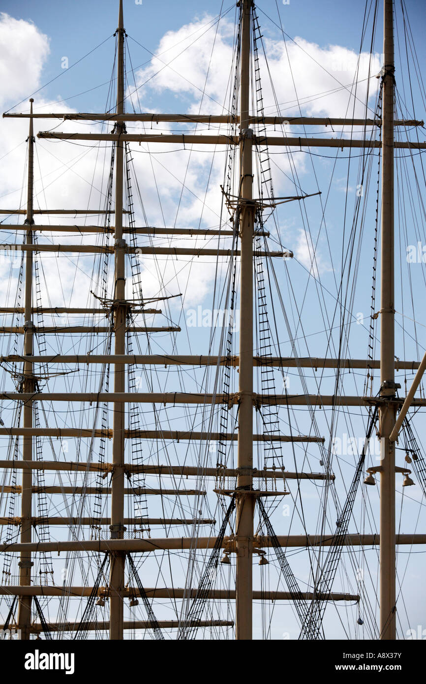 Foreyard Yard shrouds hi-res stock photography and images - Alamy