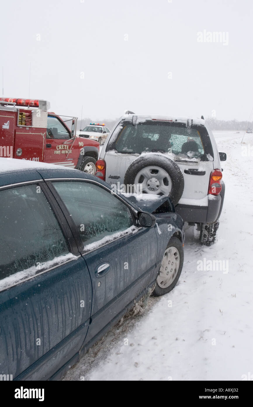 Scene of traffic accident during winter storm Saline County Sheriff s