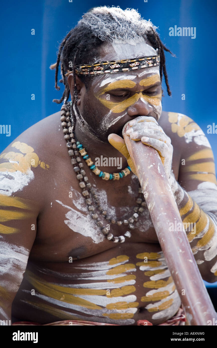 Aboriginal playing a Didgeridoo Stock Photo Alamy