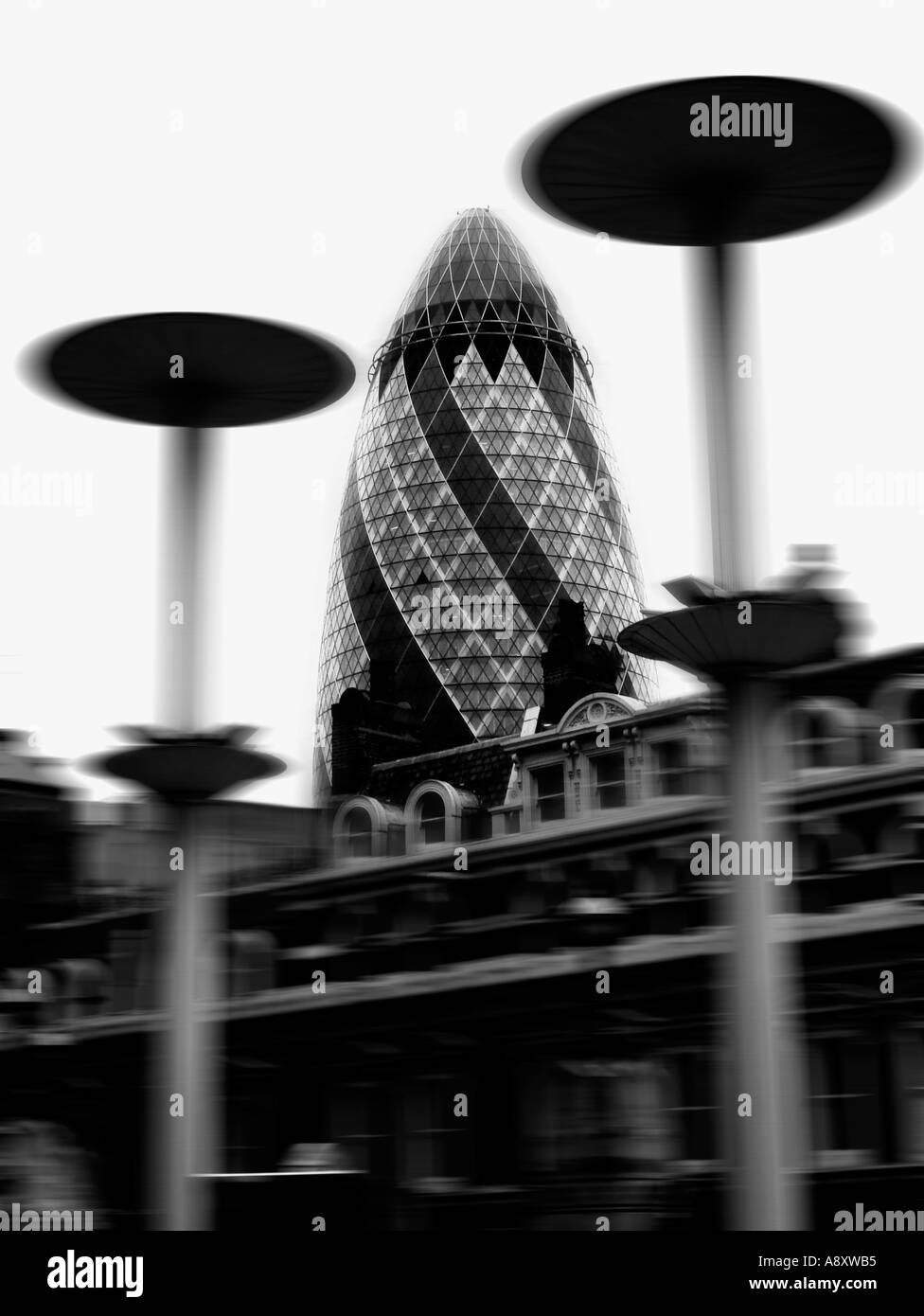 30 st mary axe swiiss re gherkin Stock Photo