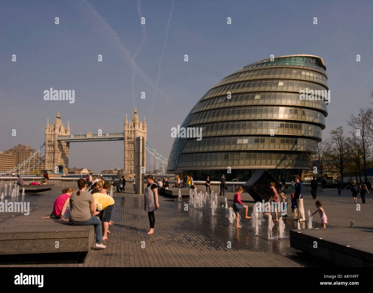 City Hall fountains London Stock Photo Alamy