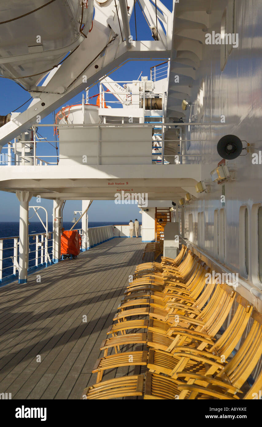 Sunbeds on cruise ship deck hi-res stock photography and images - Alamy