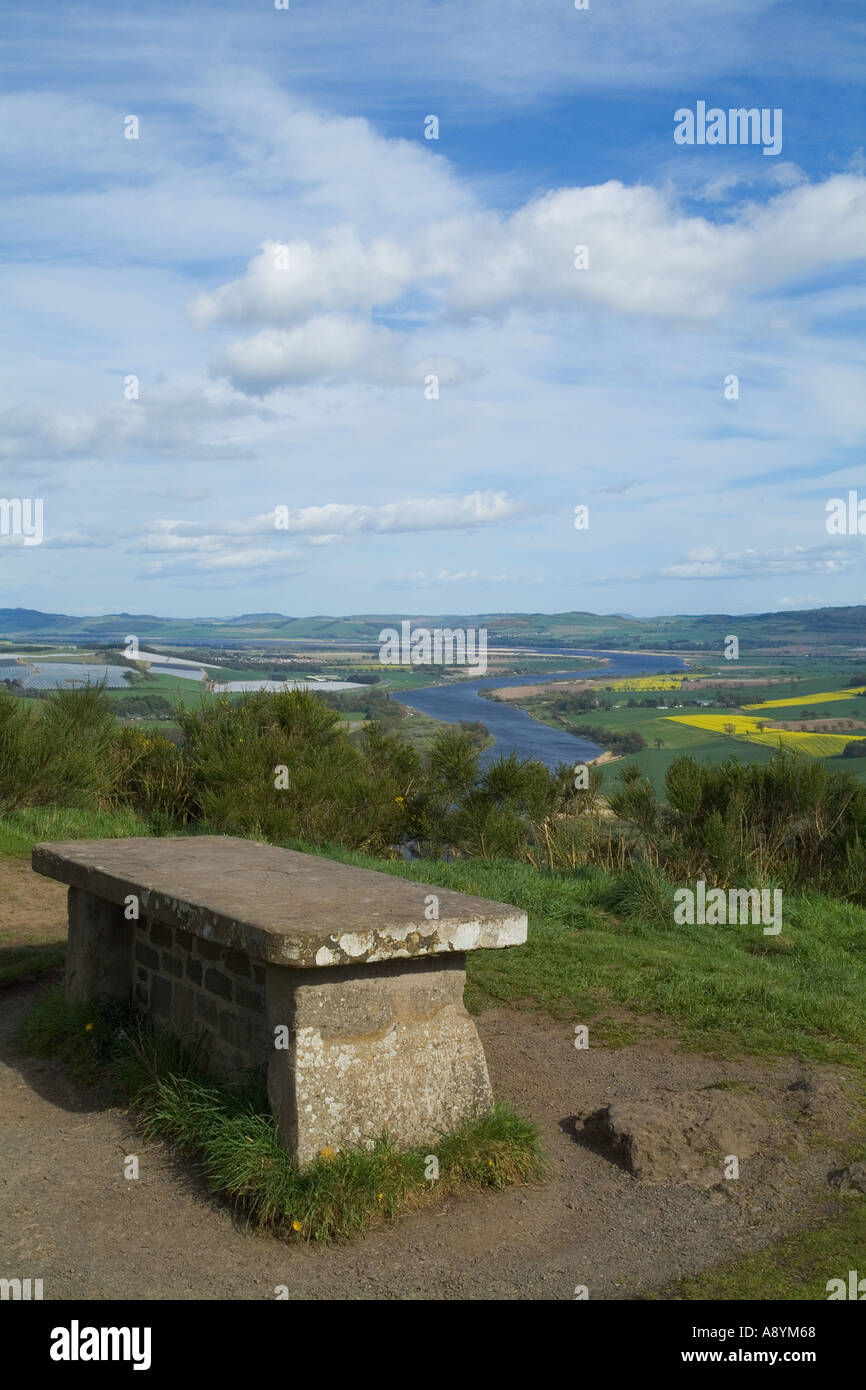 dh River Tay Perth valley KINNOULL HILL PERTHSHIRE SCOTLAND Stone table overlooking carse gowrie tay lookout scene Stock Photo