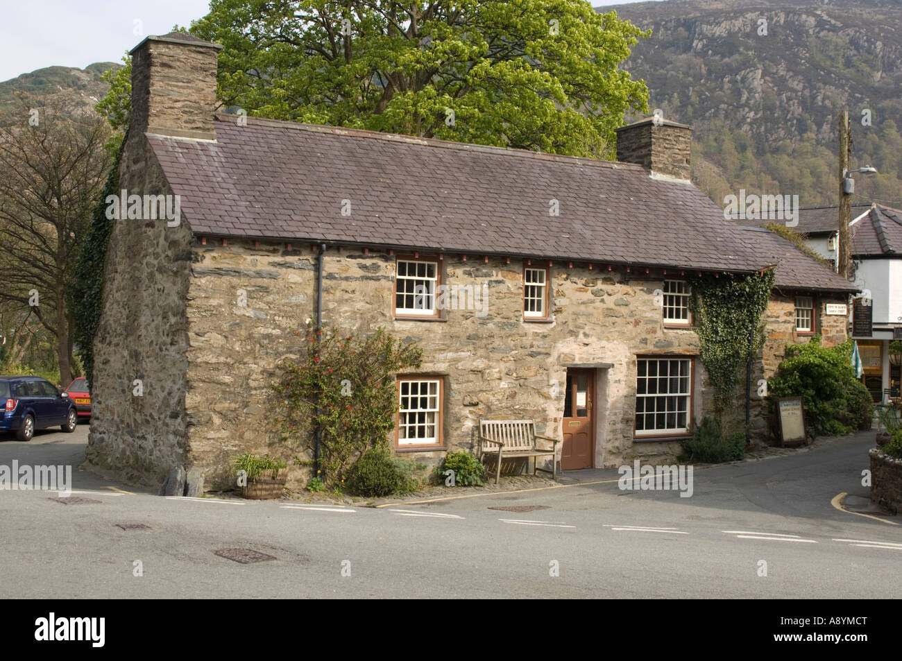 Welsh stone cottage hires stock photography and images Alamy