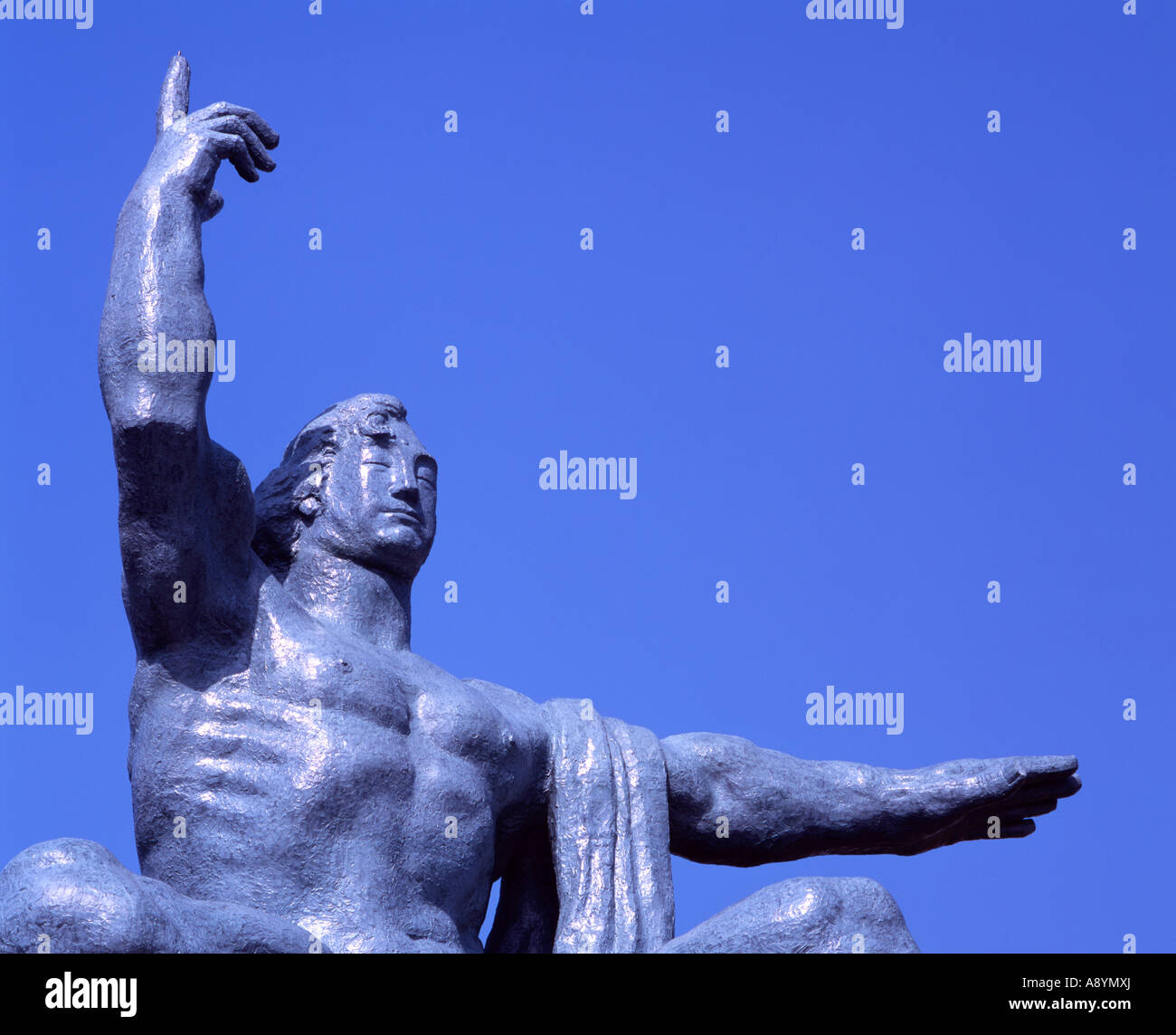 10 metre tall Peace Statue created by sculptor Seiboi Kitamura in