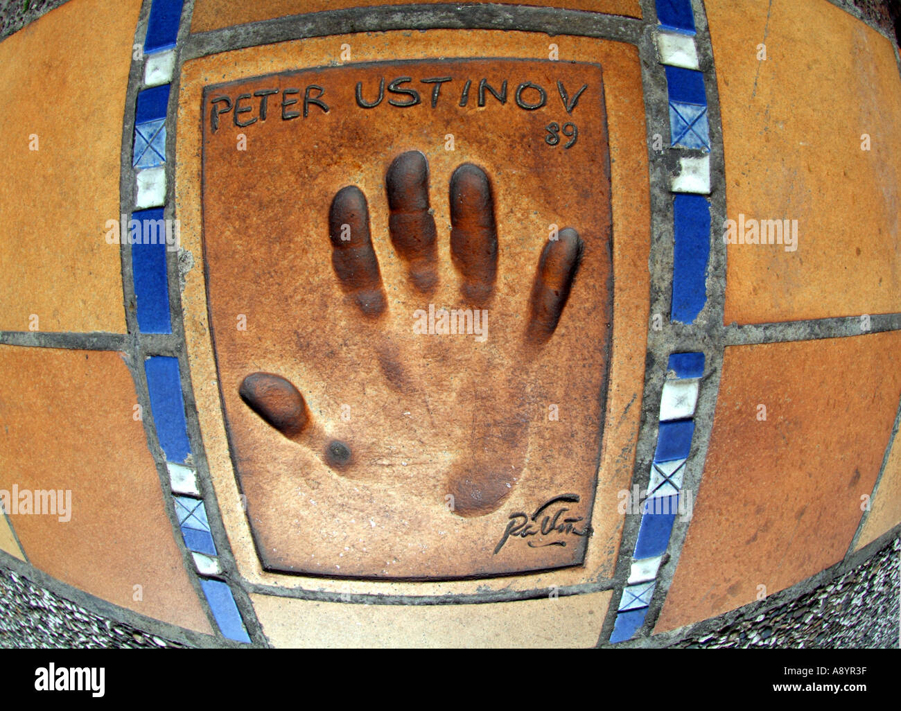 Peter Ustinov cannes handprints actors Stock Photo