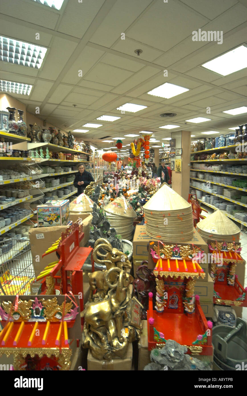 Chinese Shopping Paris High Resolution Stock Photography And Images Alamy