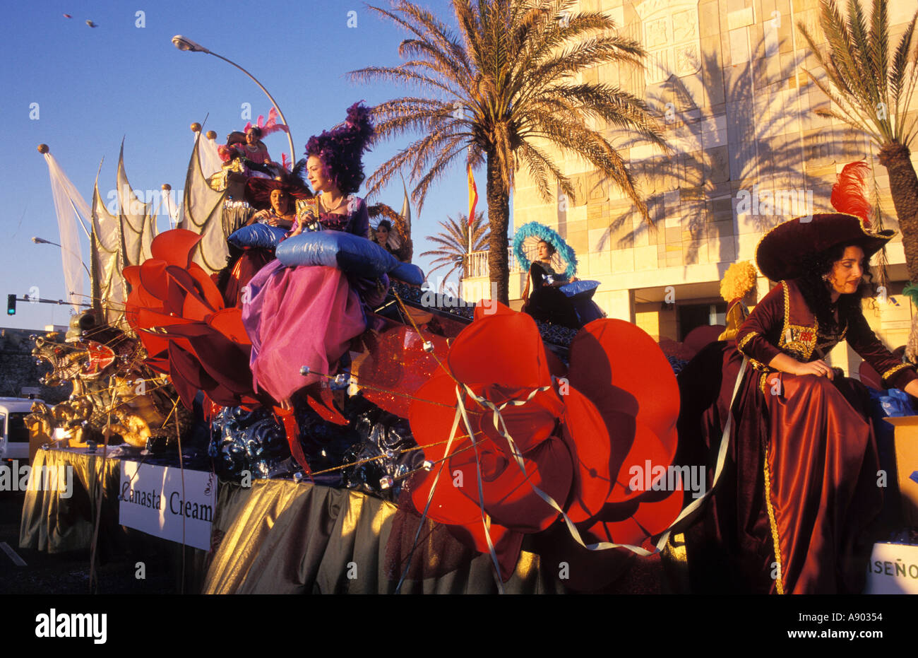 Queen carnival hi-res stock photography and images - Alamy