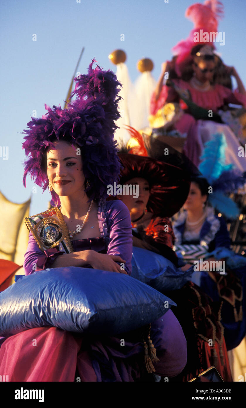 Carnival queen crown hi-res stock photography and images - Alamy