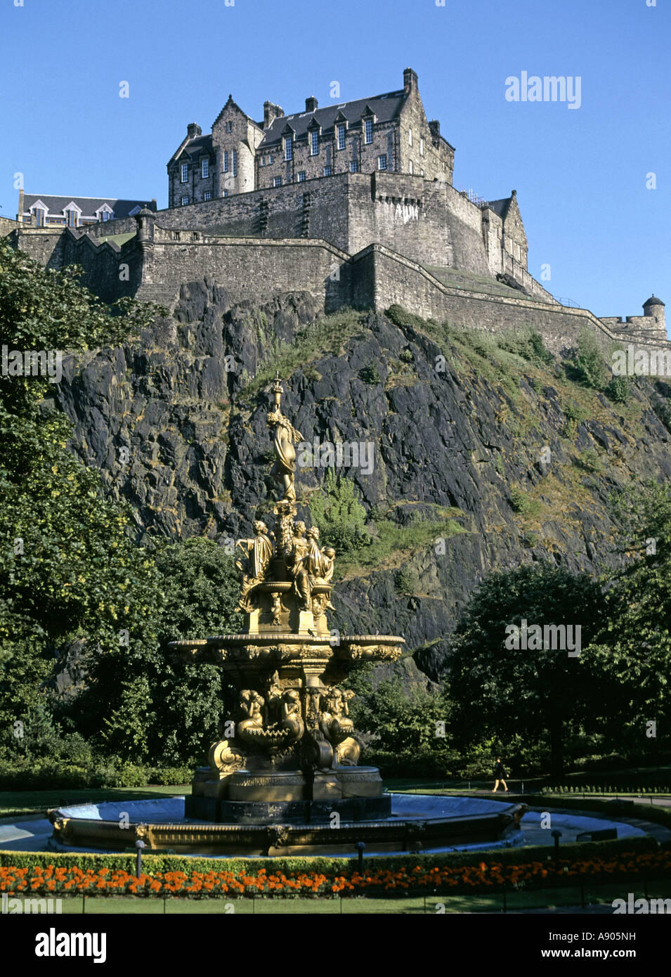 Iconic landmark & famous historic fortress building Edinburgh castle on ...