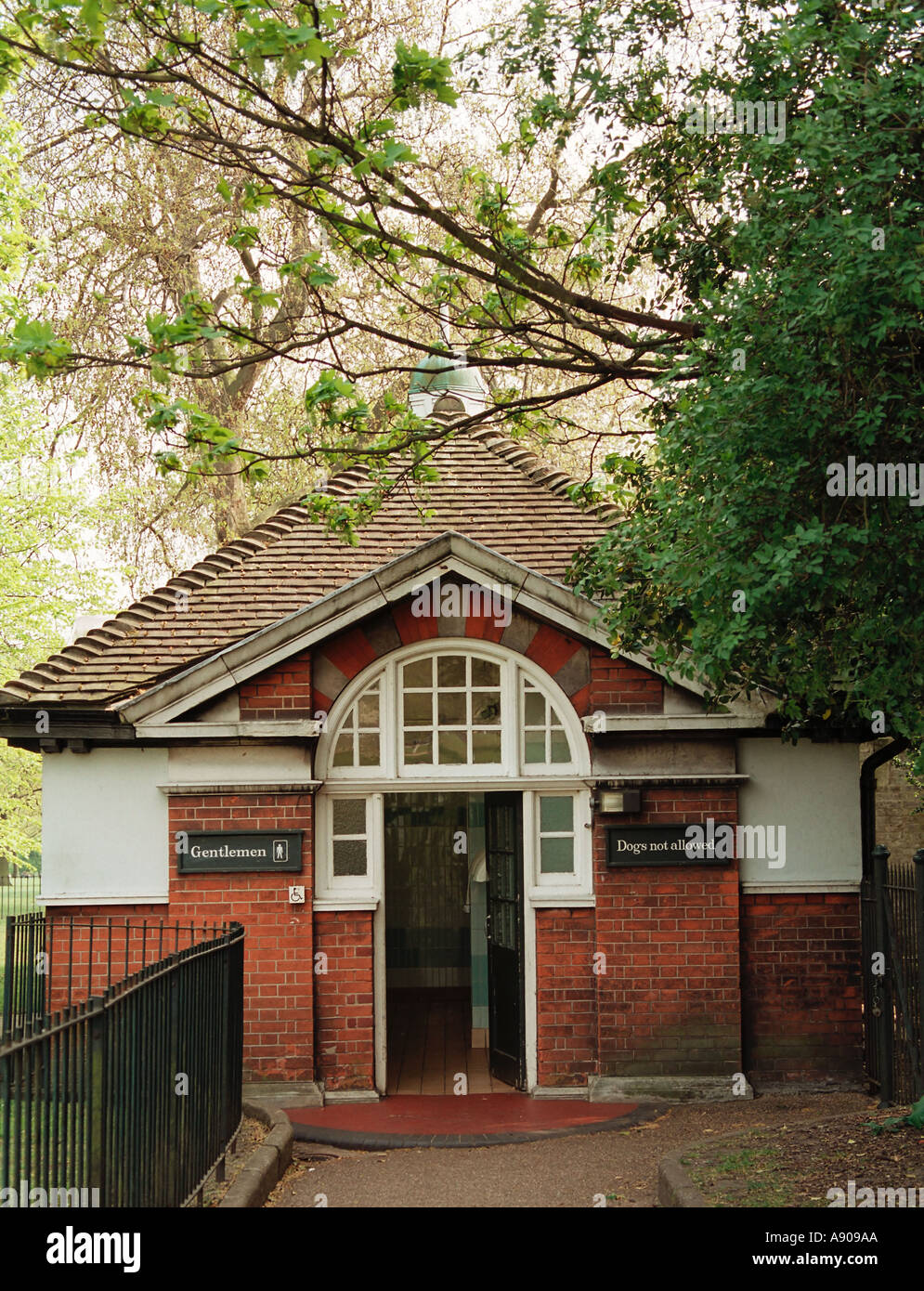 Public Toilets Kensington Gardens London England UK Stock Photo Alamy