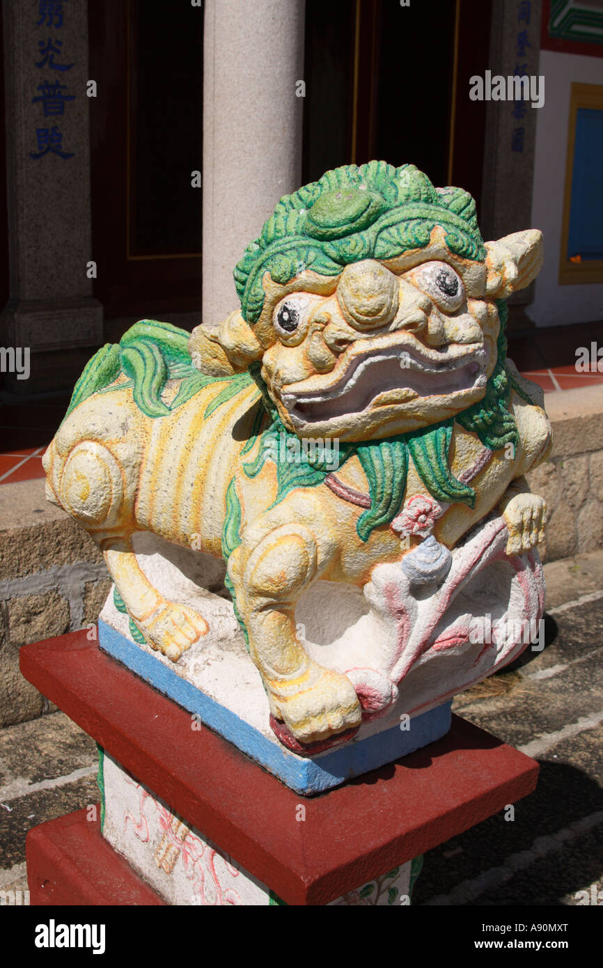 statue of chinese mythical foo dog Stock Photo Alamy