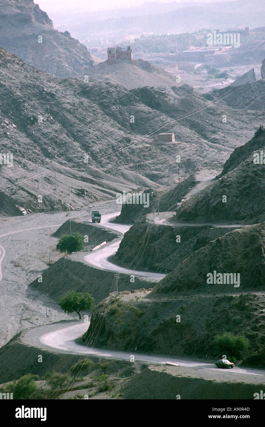 Pakistan NWFP Khyber Pass road twisting up to the Khyber Pass from Jamrud Stock Photo Alamy
