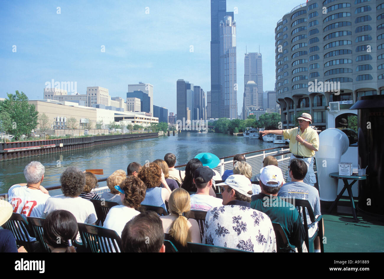 Chicago architectural boat tour hi-res stock photography and images - Alamy