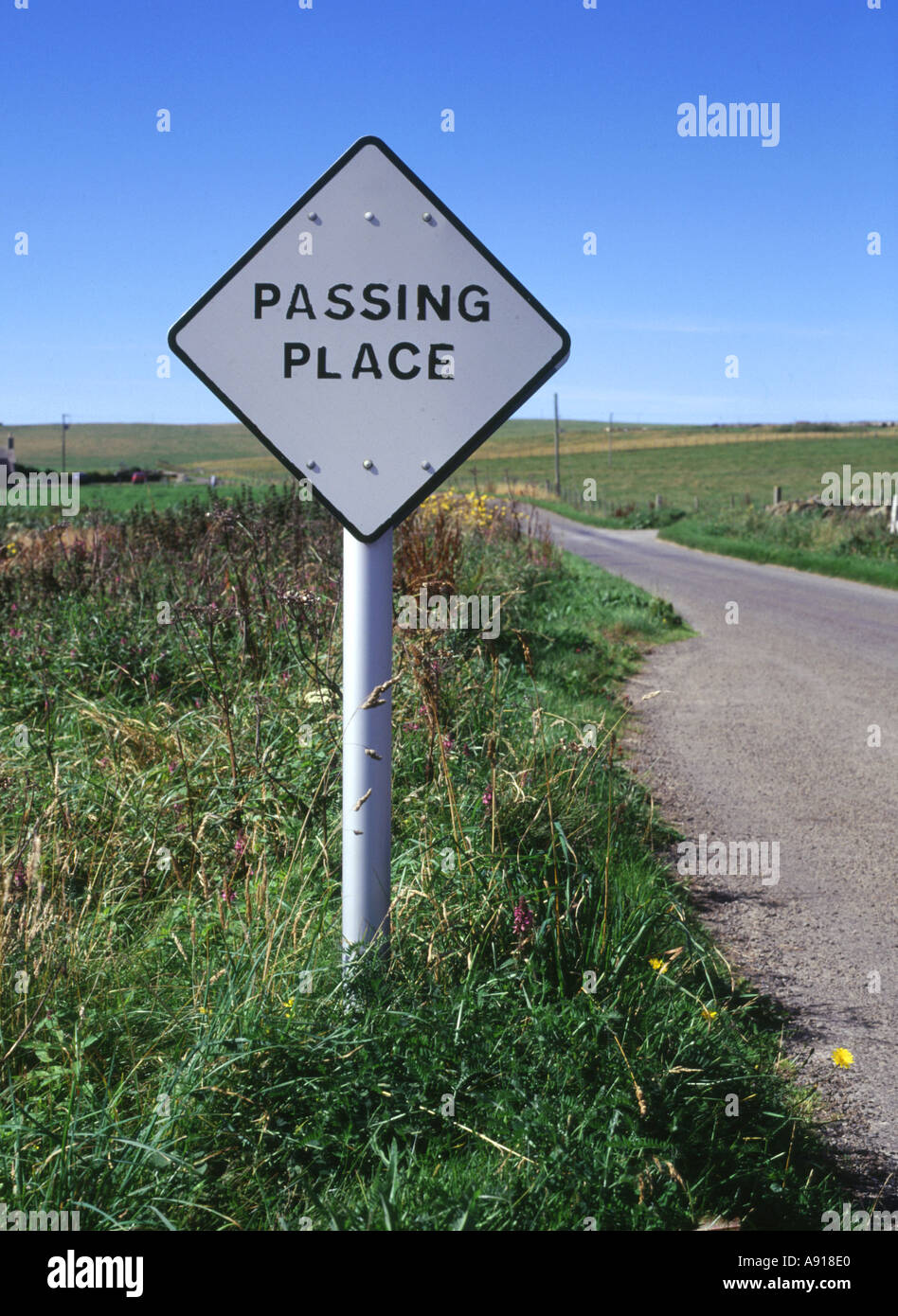 dh  ROADSIGN UK Passing place single track road Orkney sign post scotland empty Stock Photo