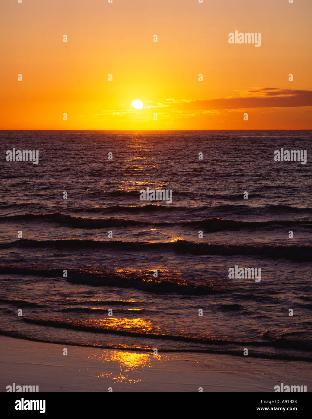 English channel water hi-res stock photography and images - Alamy