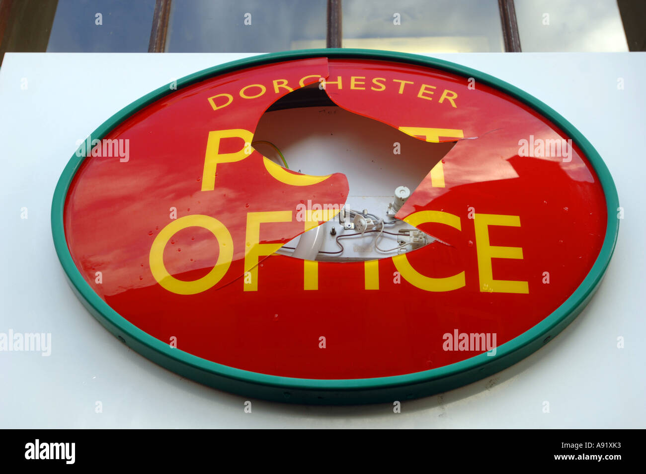 Smashed colour hi-res stock photography and images - Alamy