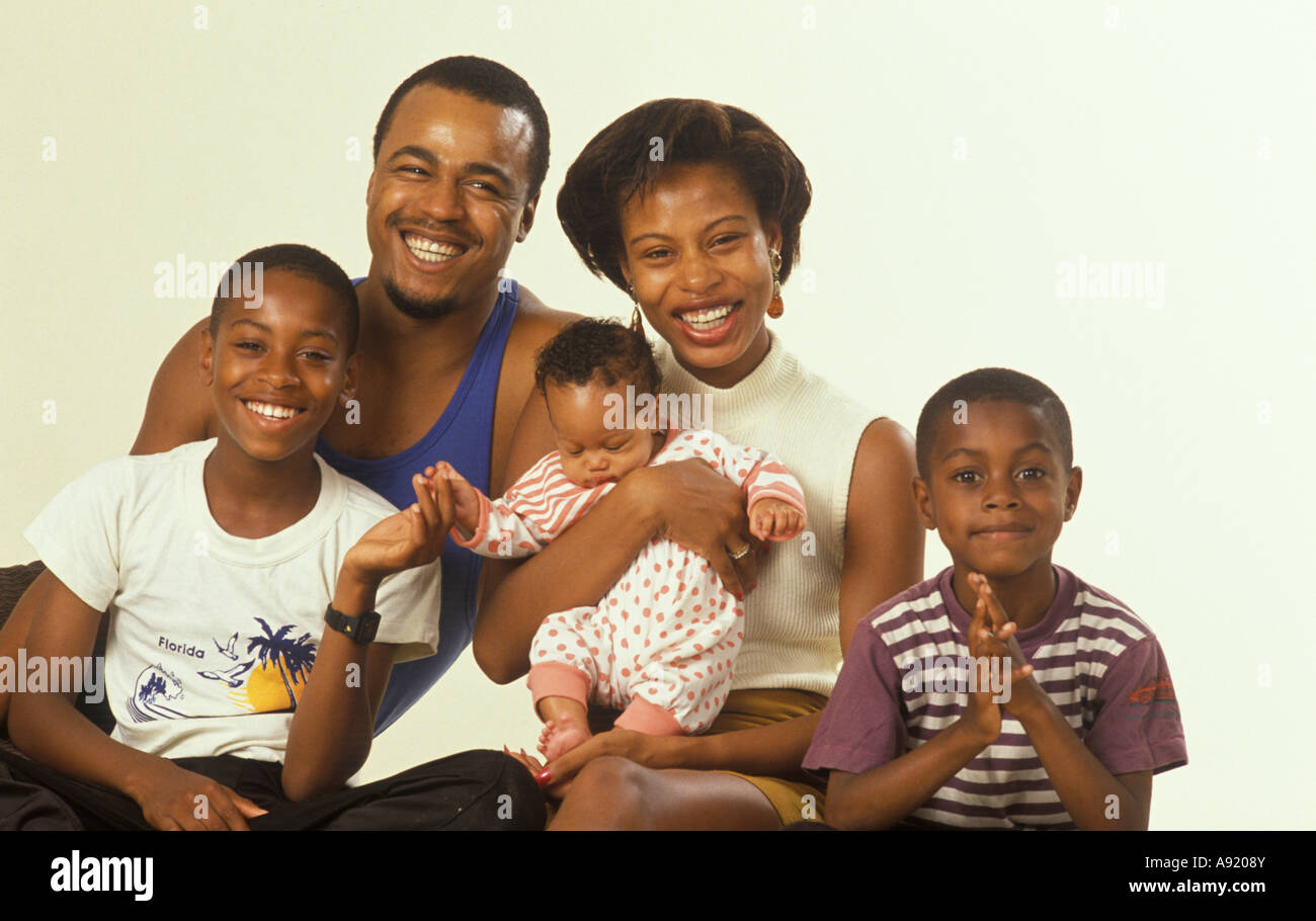 Caribbean family hi-res stock photography and images - Alamy