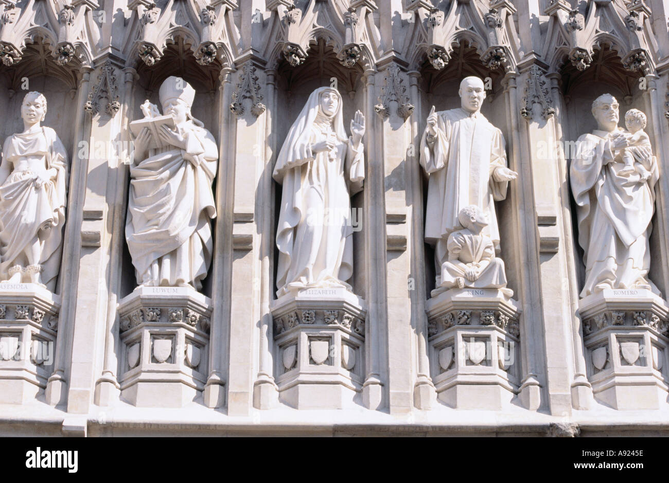 Westminster abbey statue hires stock photography and images Alamy