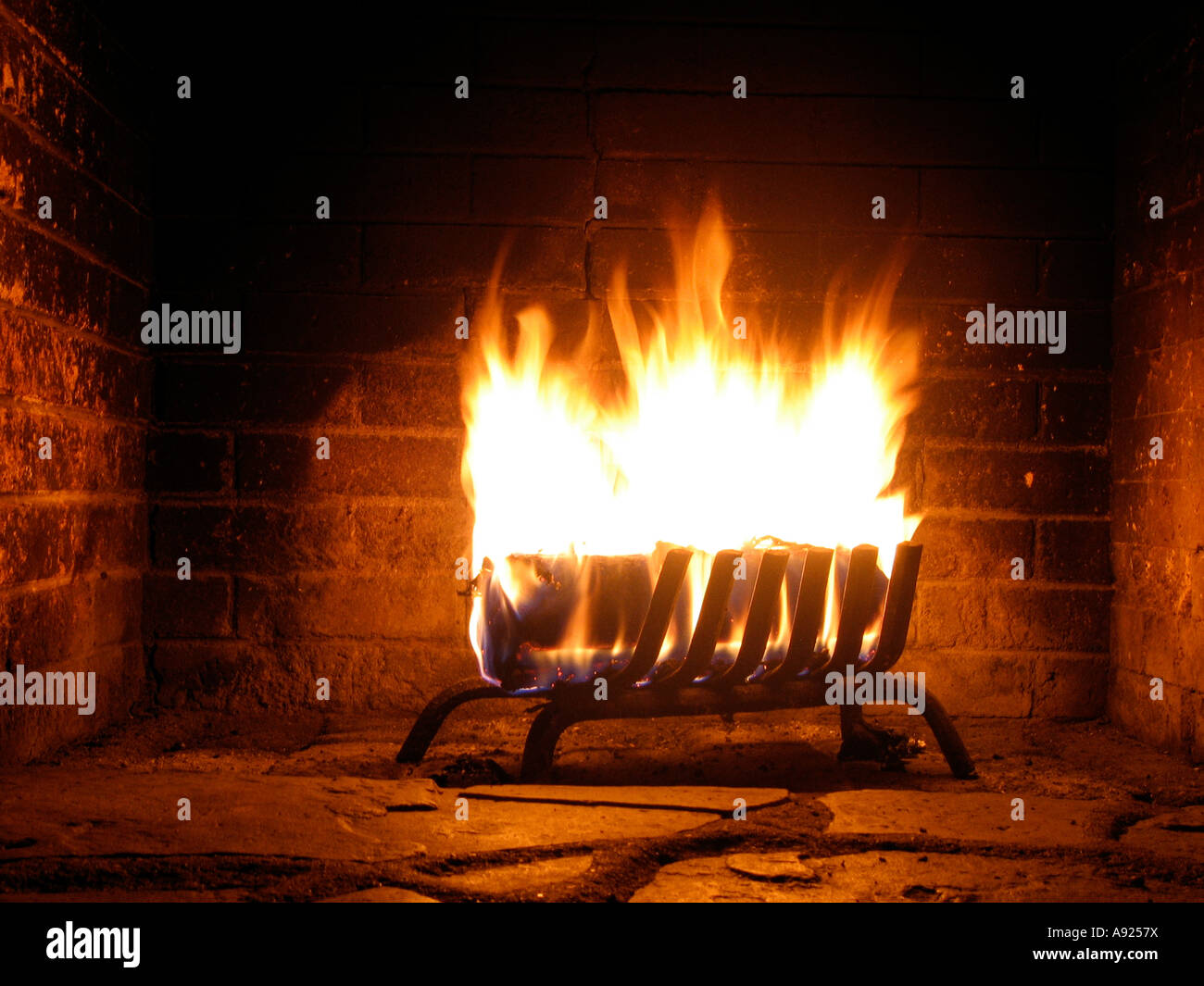 Tile a fireplace hi-res stock photography and images - Alamy