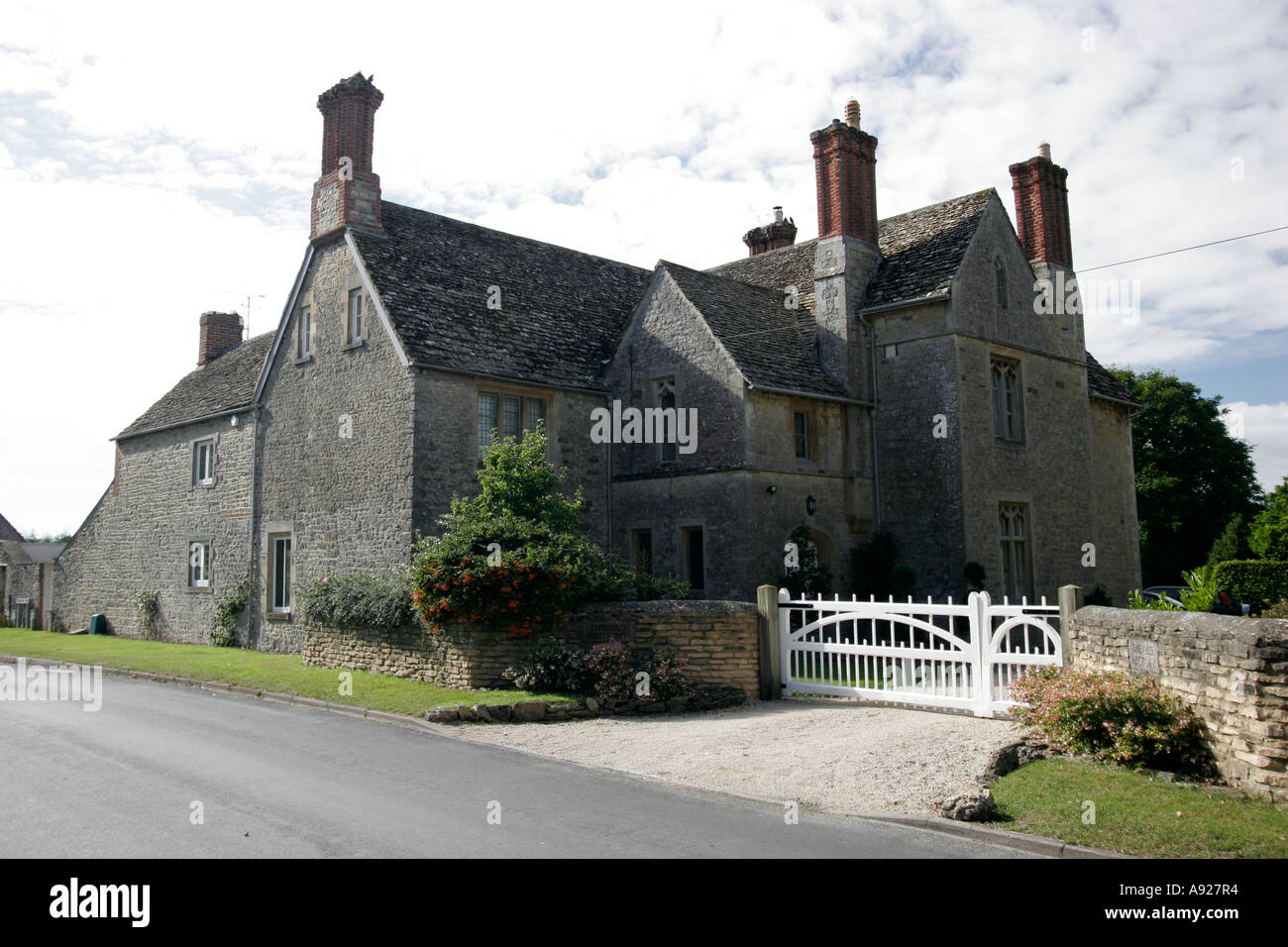 Stanton fitzwarren hires stock photography and images Alamy