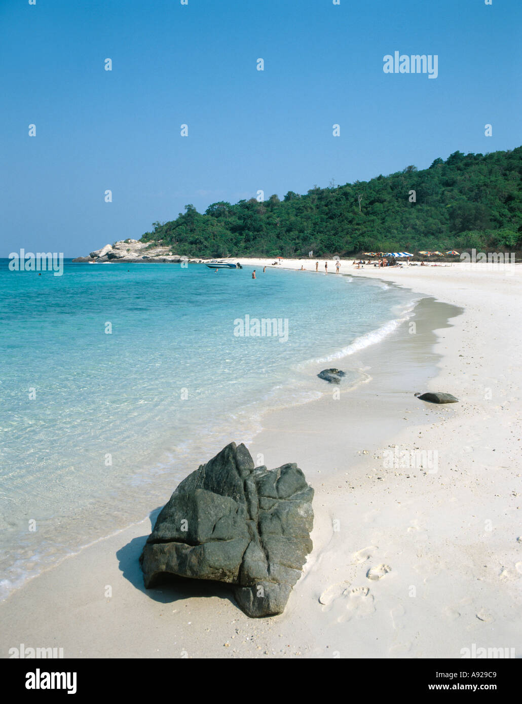 Beach on the uninhabited island of Ko Phai (Bamboo Island) near Pattaya, Thailand Stock Photo