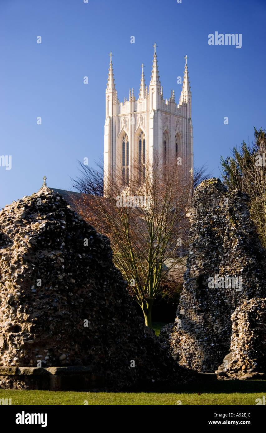 Lantern tower of St Edmundsbury Cathedral with the ruins of the Norman