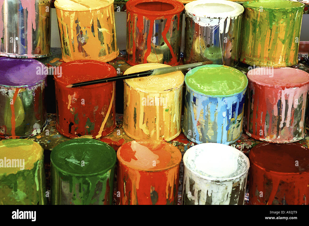 Paint cans in a row hi-res stock photography and images - Alamy