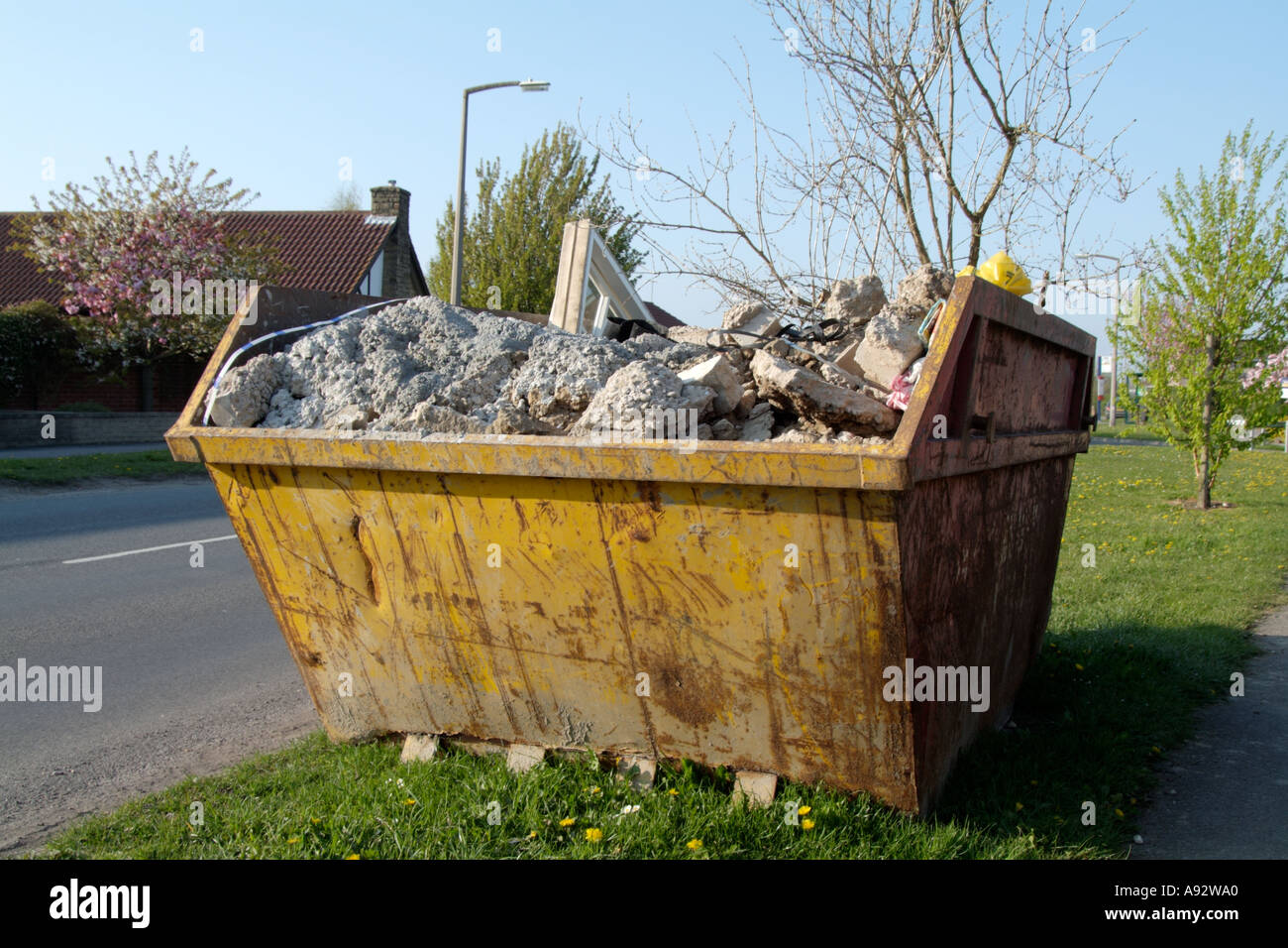 skip trash rubbish junk scrap throwaway dumpster can waste dispose