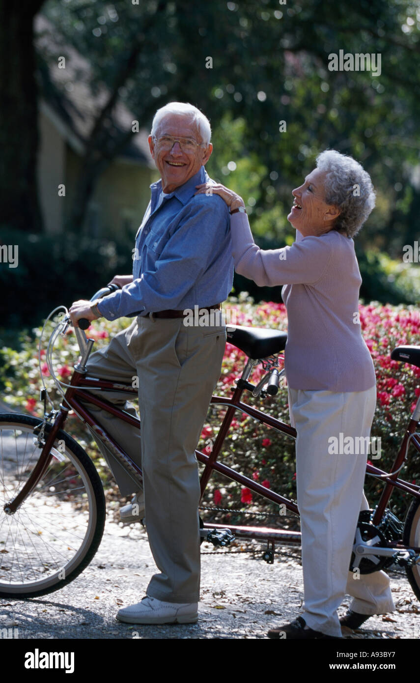 Tandem bike couple hi-res stock photography and images - Alamy