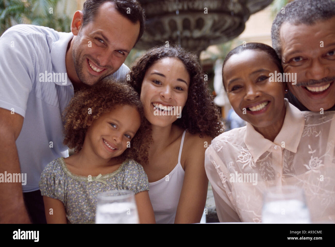 Black family smiling group hi-res stock photography and images - Alamy