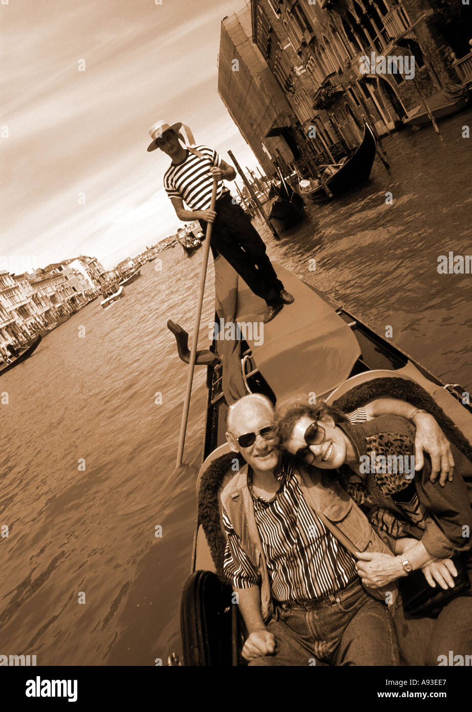 Married couple gondola venice hi-res stock photography and images - Alamy