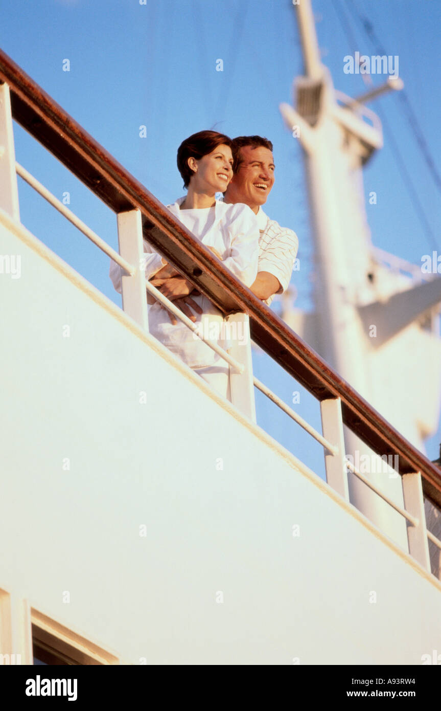 Couple standing at rail of a ship hi-res stock photography and images ...