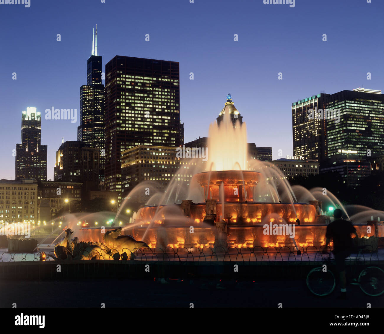 Buckingham Fountain Grant Park Chicago Illinois, USA Stock Photo - Alamy