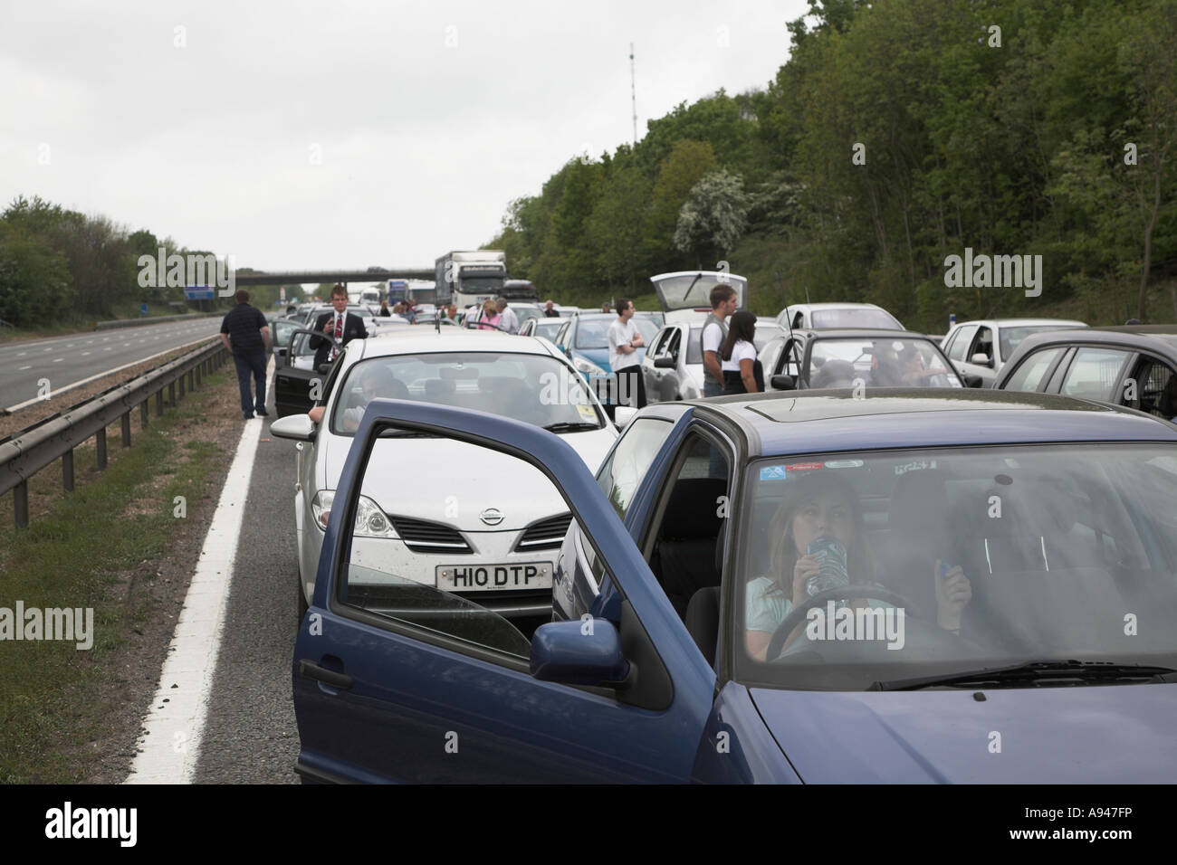 People delayed by large traffic jam following a road accident M4