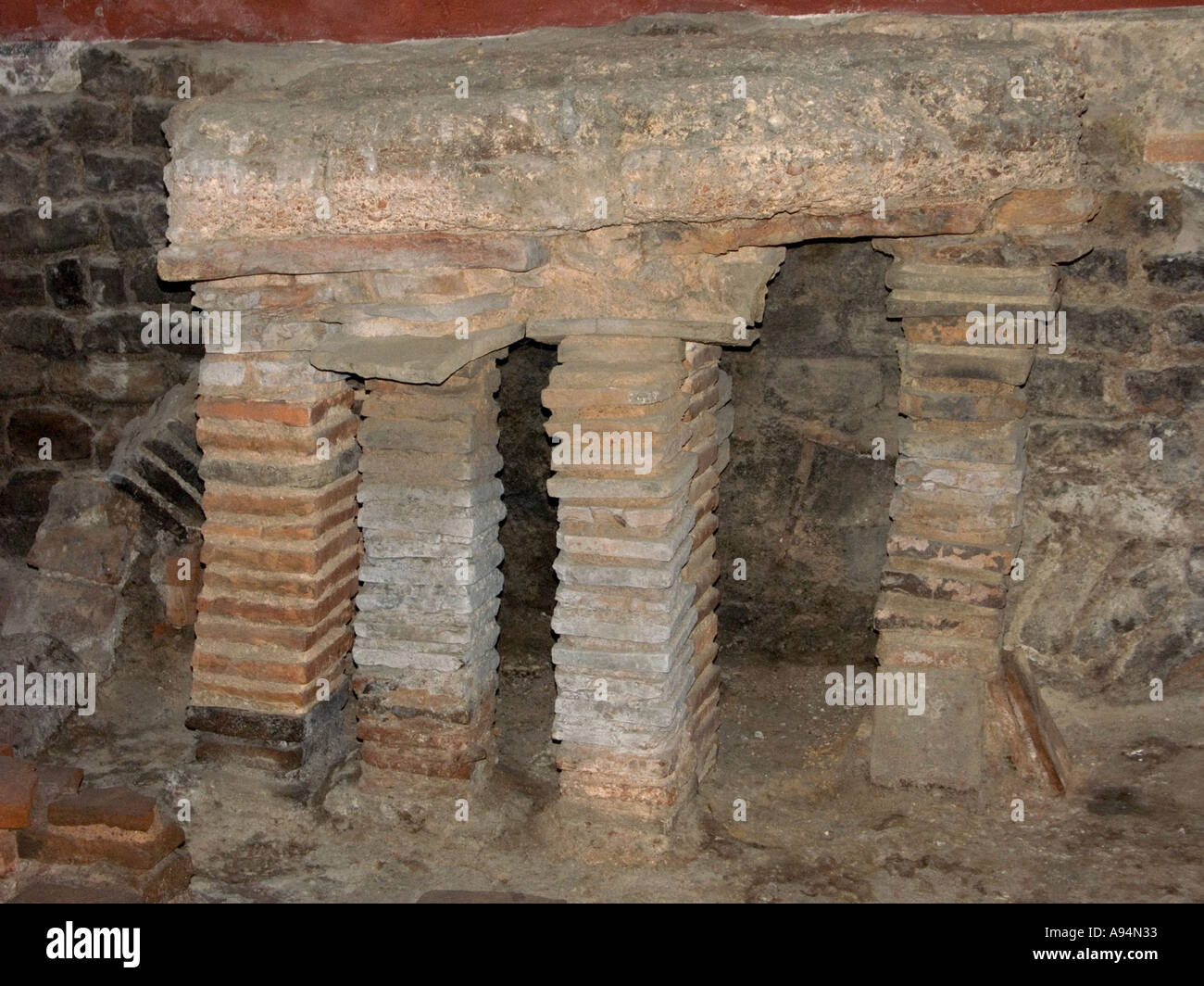 Roman baths heating hires stock photography and images Alamy