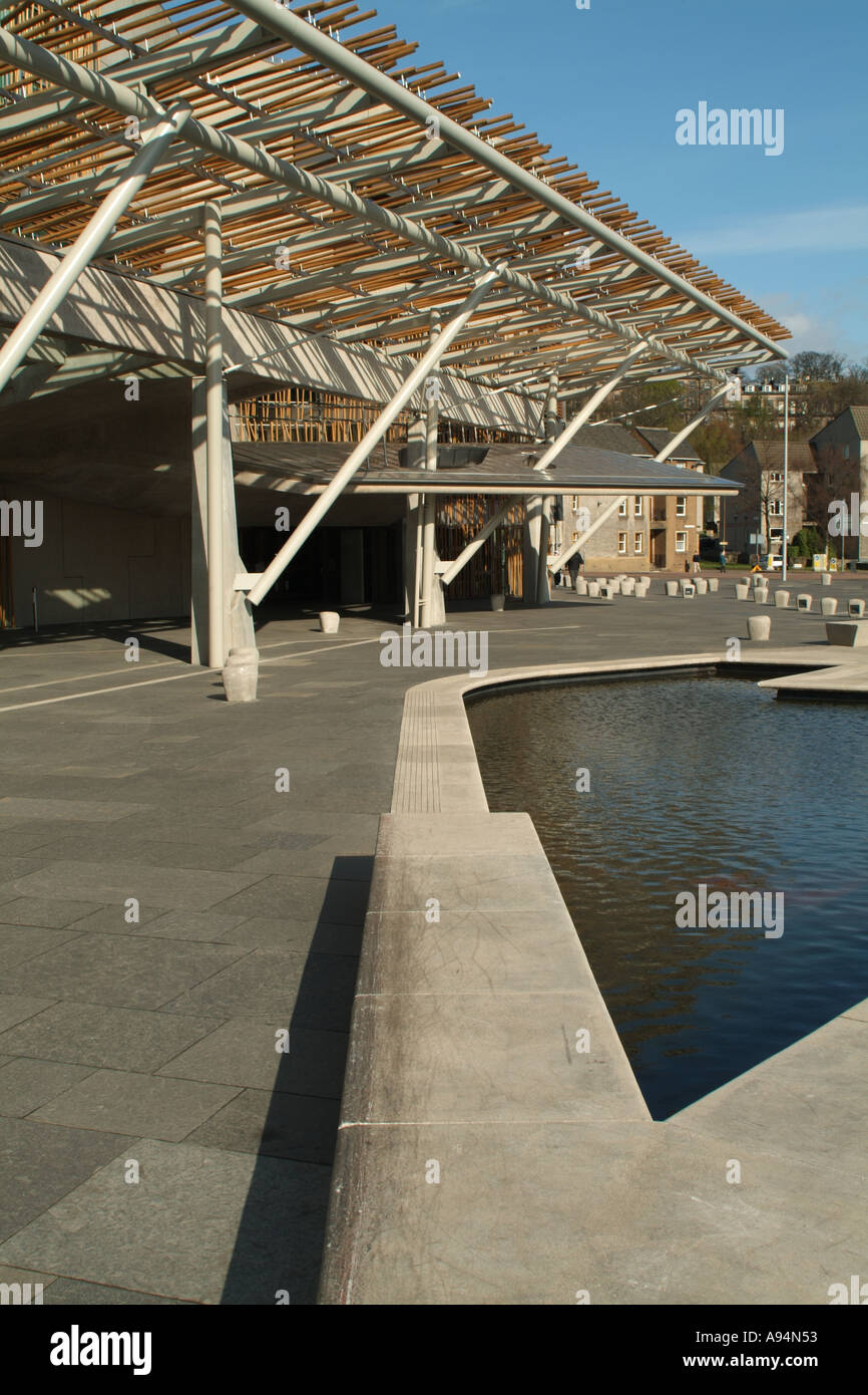 Water feature in front of the public entrance of the new Scottish Parliament complex, Horse Wynd, Edinburgh, Scotland, UK. Stock Photo