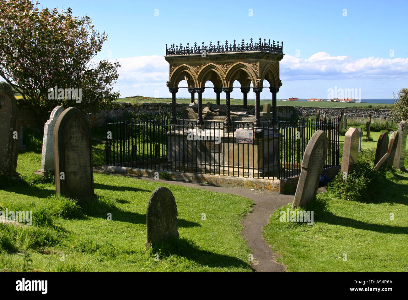 Tomb of Grace Darling in the graveyard of the church of saint Aidan in Bamburgh Stock Photo