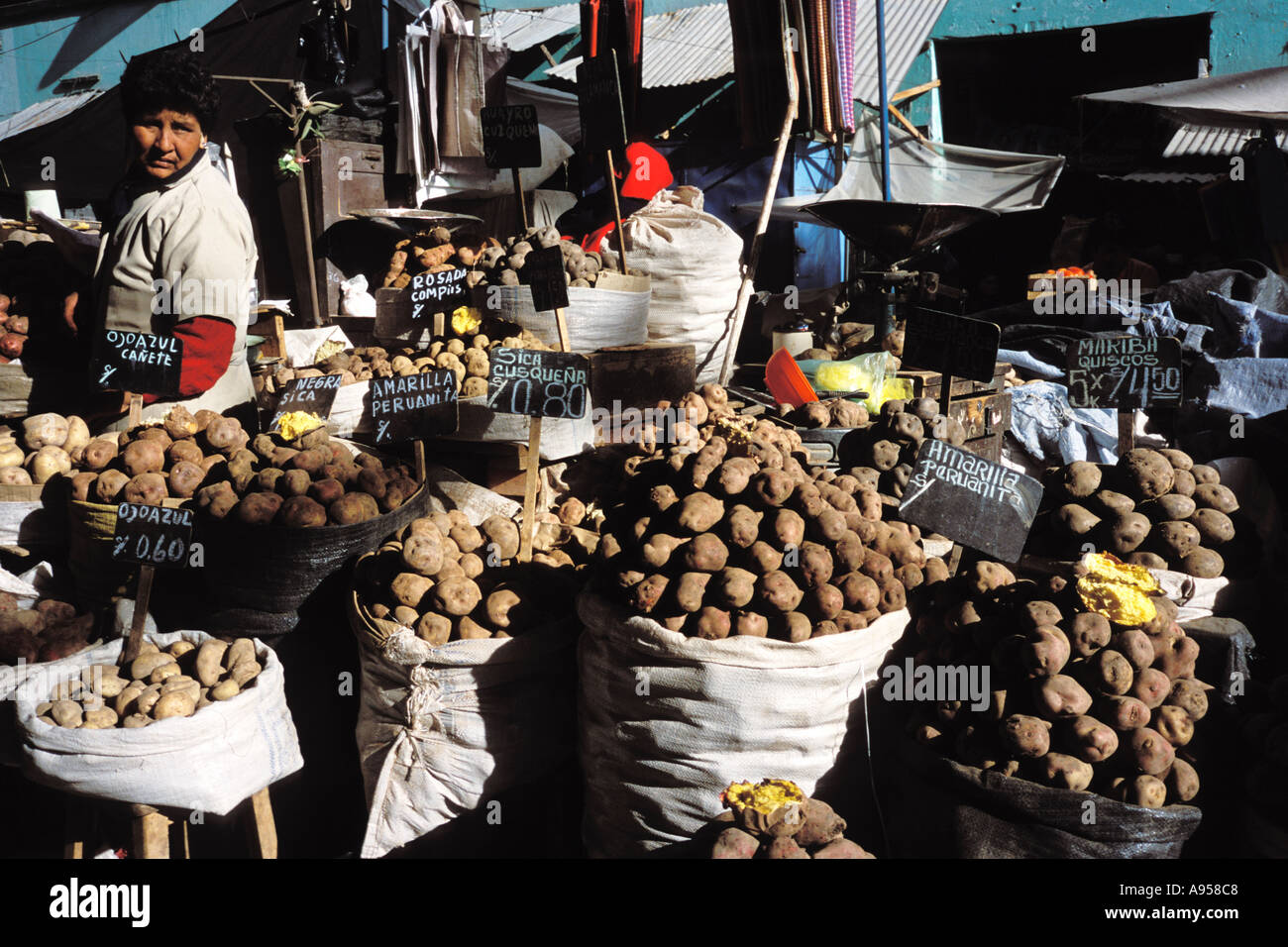 potatoes in market in lima peru Stock Photo - Alamy