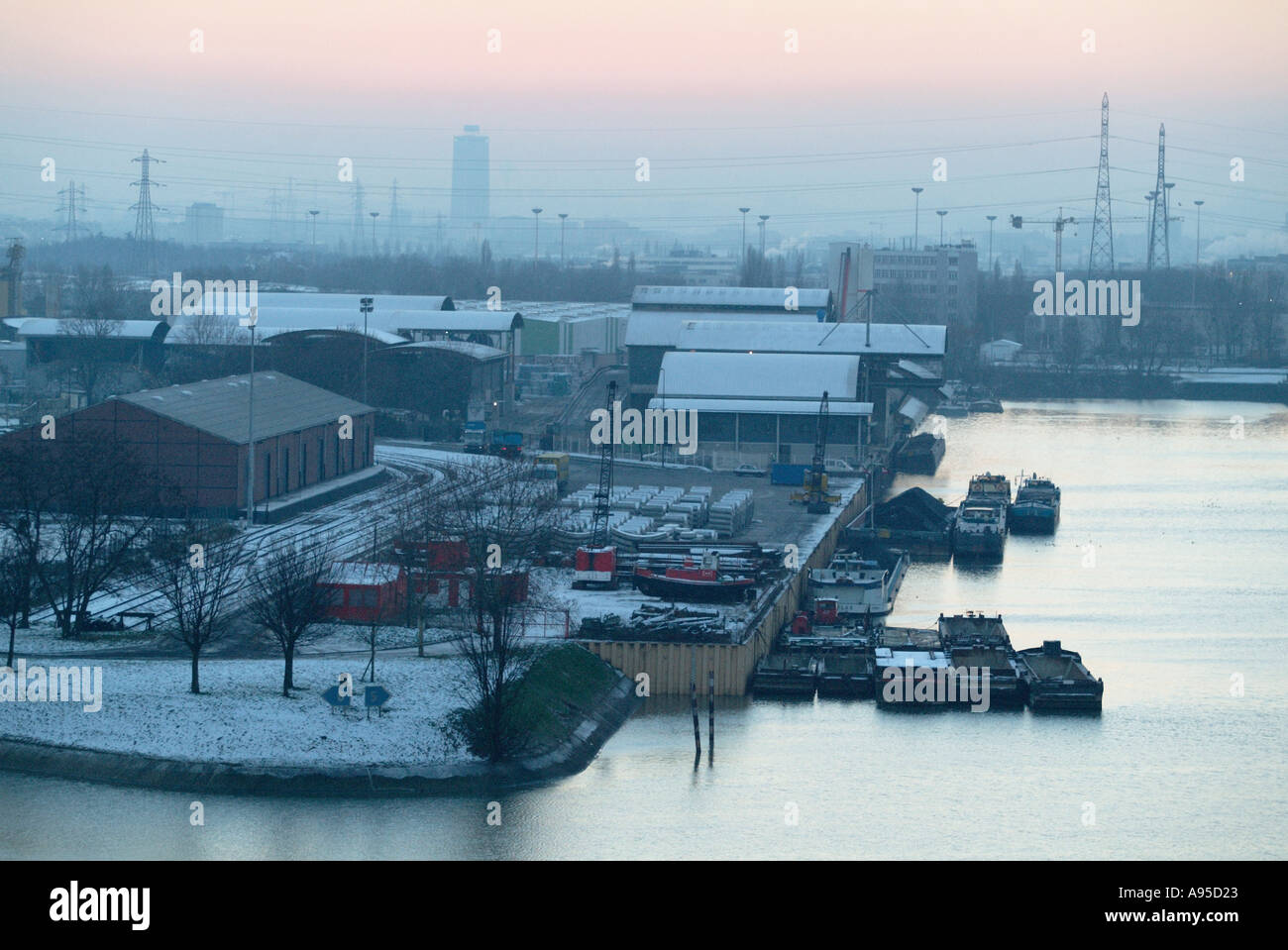 Gennevilliers port hi-res stock photography and images - Alamy
