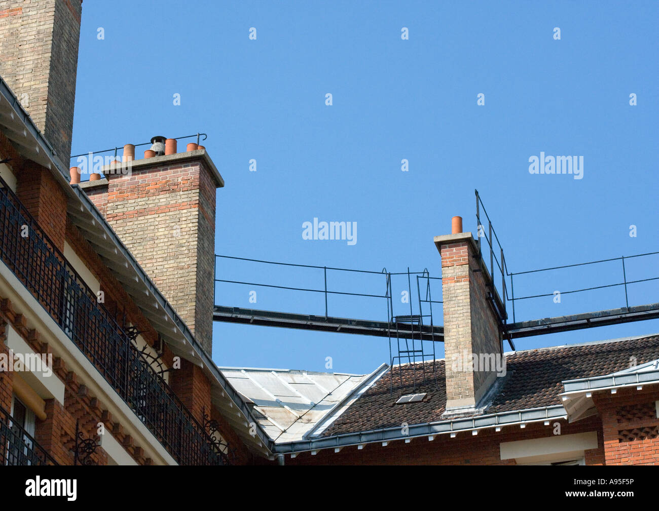 Paris rooftops close hi-res stock photography and images - Alamy