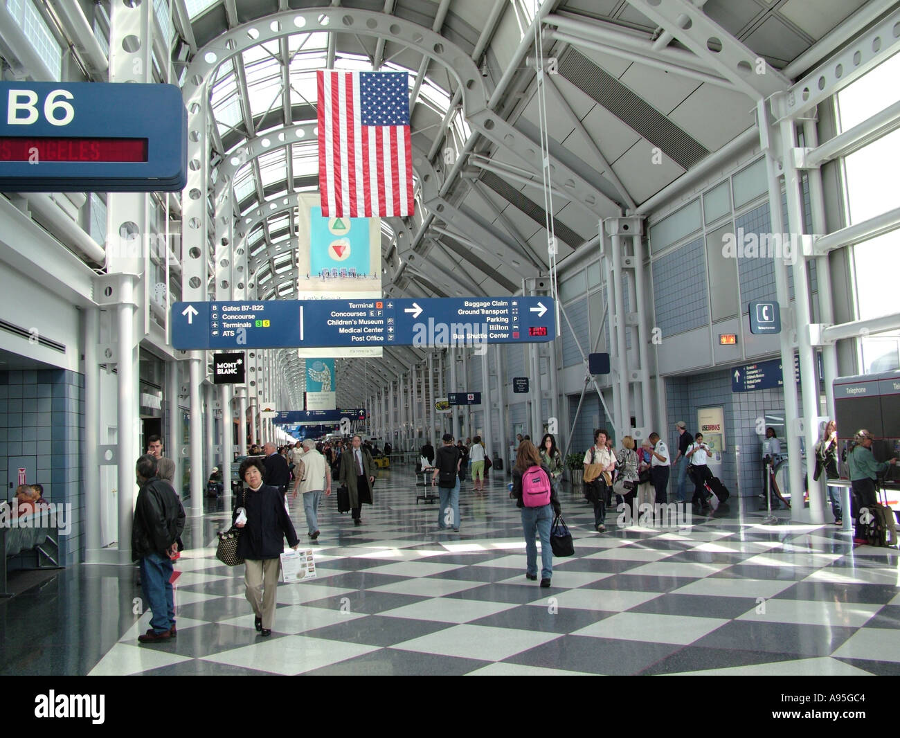 Chicago and north western terminal hi-res stock photography and images ...