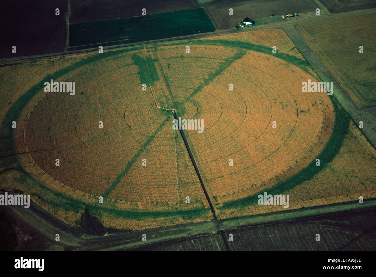 Crop circle aerial hi-res stock photography and images - Alamy