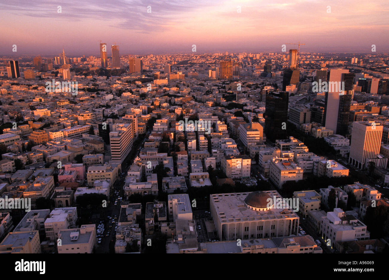 Shalom tower, tel aviv hi-res stock photography and images - Alamy