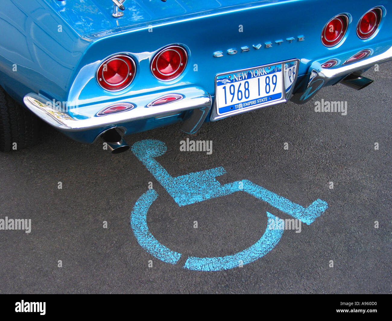 Car parked in blue zone hi-res stock photography and images - Alamy